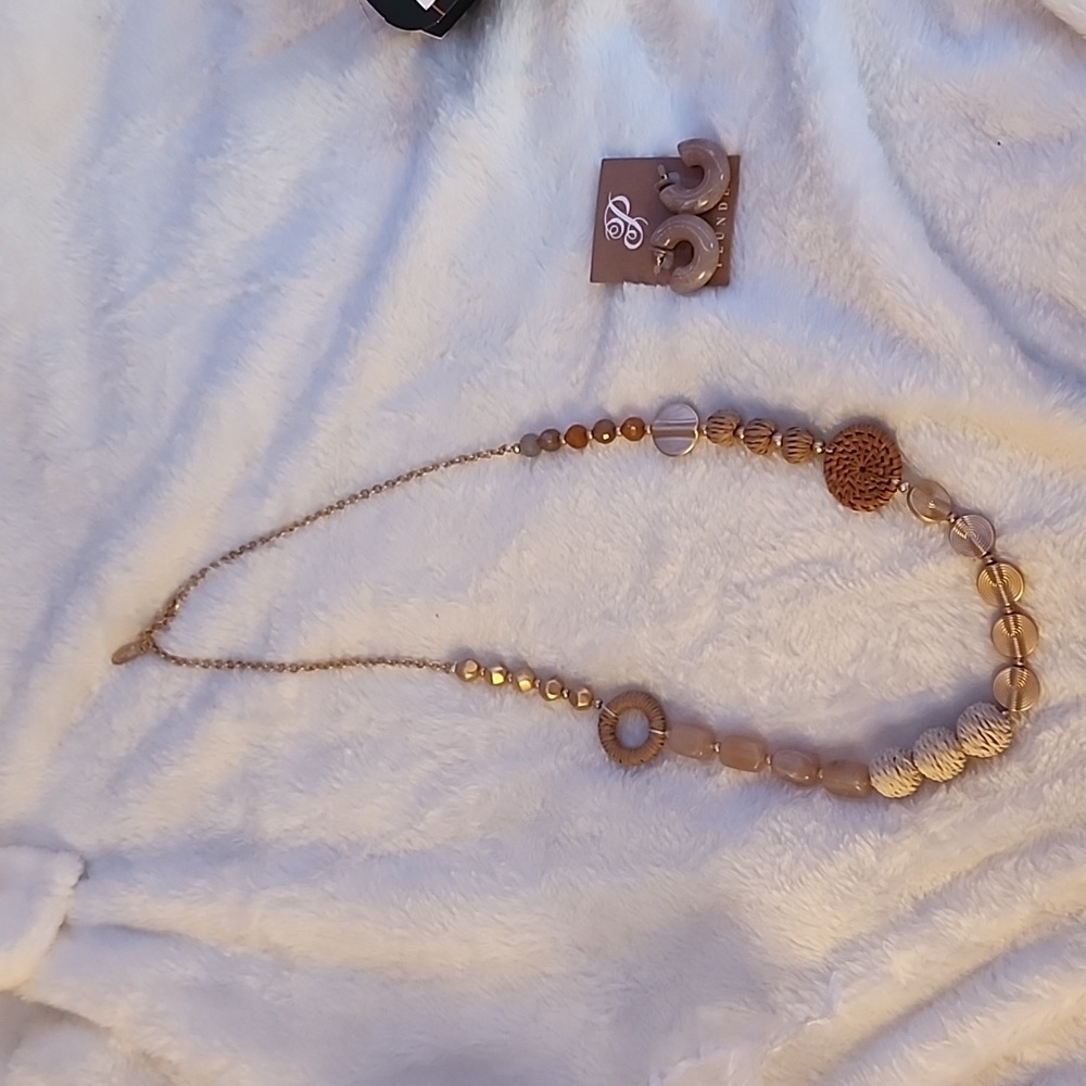 Plunder jewelry earring and necklace set
